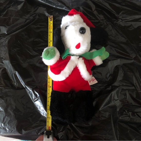 Christmas Santa Snoopy - How cute would this be sitting in your holiday display - Picture 12 of 16